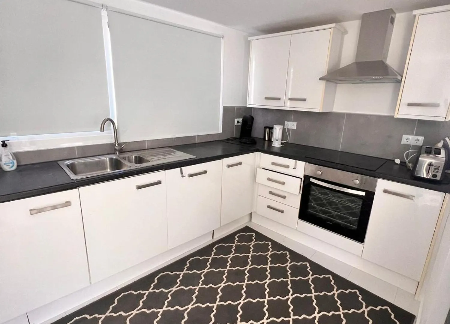 Puerto Banus Jacuzzi Close To Breath And Marbella Arena Apartment