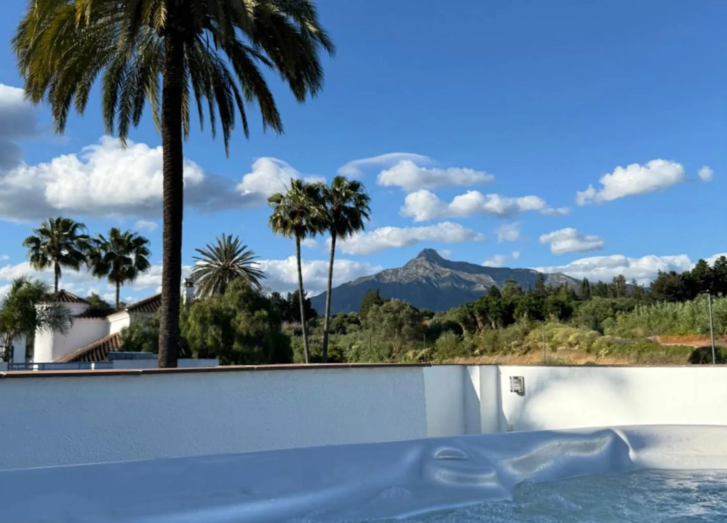 Puerto Banus Jacuzzi Close To Breath And Marbella Arena